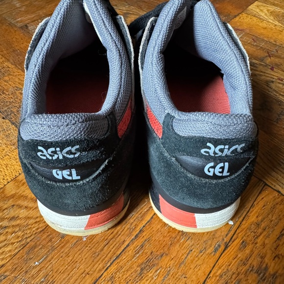 ASICS - Picture 6 of 6